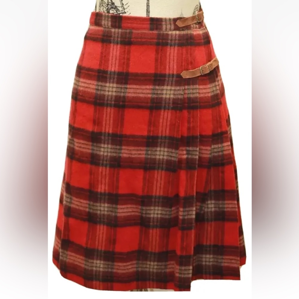 VTG Daks London Women Red Plaid Tartan Pleated Wool Wrap  Skirt  Italy Sz 10